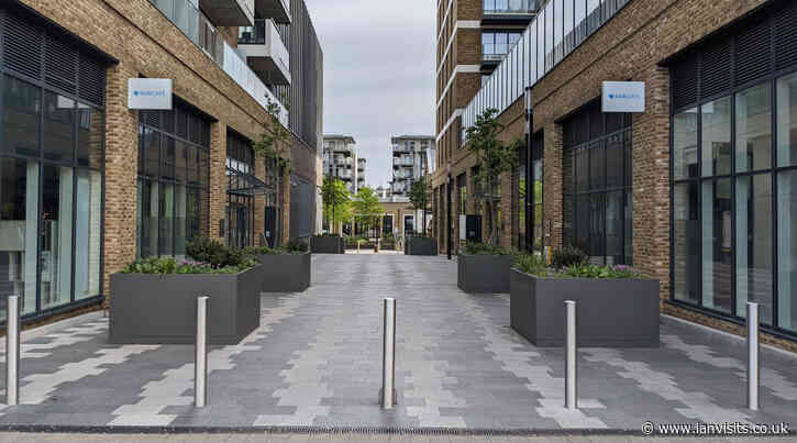 London’s Alleys: Crossrail Path, SE18