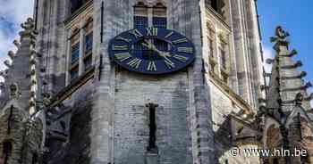 Brandweer evacueert persoon met medisch probleem uit Brugse Halletoren - Het Laatste Nieuws