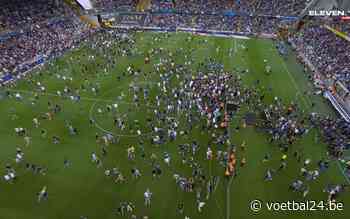Club Brugge-fans bestormen veld en gaan Anderlecht-supporters uitdagen - Voetbal24.be