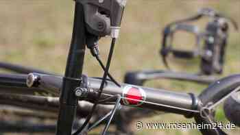 Bad Feilnbacher-Radfahrer (31) möchte „plötzlich“ abbiegen – und kracht mit Motorradfahrer (25) zusammen