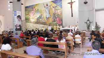 Crotone, il profumo di rose avvolge la Chiesa di Santa Rita nel giorno della festa ~ CrotoneOk.it - CrotoneOK.it