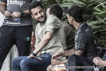 Dracena elogia trabalho de Bustos e ressalta força do Santos atuando na Vila - Gazeta Esportiva