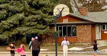 City of Saskatoon requests man to remove basketball net from street - CKOM News Talk Sports
