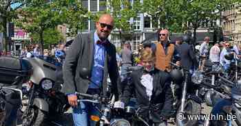 Vierhonderd motorrijders doorkruisen Gent om aandacht te vragen voor 'mannenziektes' - Het Laatste Nieuws