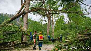 Northeim/Südniedersachsen: Tornado deckt Häuser ab und zerstört Autos - hna.de