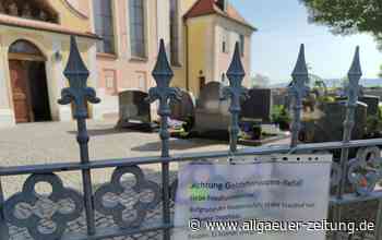 Friedhof in Pleß wegen Befall von Raupen teilweise gesperrt - Allgäuer Zeitung