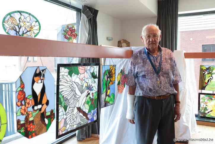 Etienne (86) stelt handgemaakt glaswerk tentoon in woonzorgcentrum
