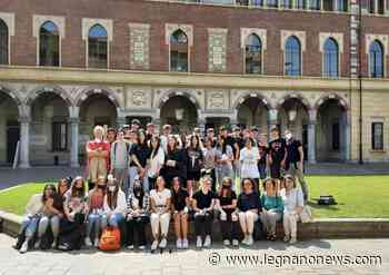 Gli studenti del Dell'Acqua di Legnano diventano consiglieri per un giorno e simulano un consiglio comunale - LegnanoNews.com