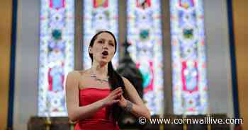 Ukrainian refugee brings house down with emotive performance in Cornwall - Cornwall Live