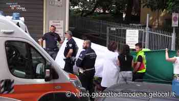 Modena, la tragedia di via Giardini: testimonianze e dolore di amici e conoscenti - Gazzetta di Modena