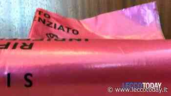 Lecco, riparte la distribuzione dei sacchi rossi - LeccoToday