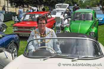 Classic day out for all the family at Dunstable motoring show - Luton Today