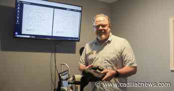 Cadillac eye care office uses VR headset to detect glaucoma - Cadillac News