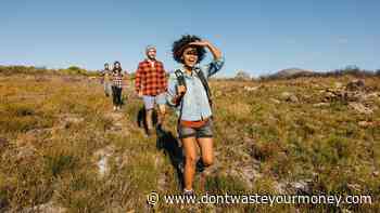 9 hiking essentials for the perfect day on the trail - Don't Waste Your Money