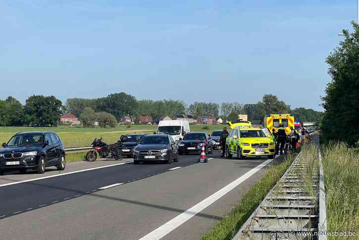 Geen hoop meer voor 23-jarige motorrijder die levensgevaarlijk gewond raakte op E313