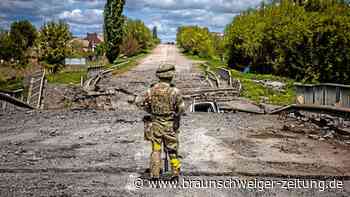 Ukraine-Krieg: Helfer bringen Kämpfern Gewehre und Helme