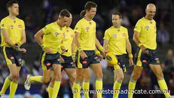 Free kick calls put AFL umps in spotlight - Western Advocate