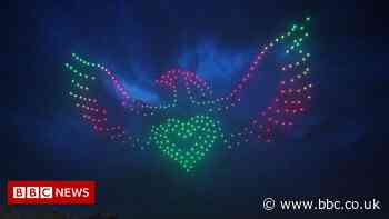 Coventry UK City of Culture: Drone event attracts 27,000 people - BBC