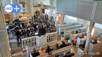 Sehnde: Bigband Ahlten bringt Füße in St. Ulrich-Kirche zum Wippen - HAZ
