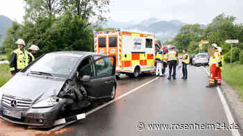 Oberaudorferin (89) biegt einfach auf Staatsstraße ein – Baby (6 Wochen) hat Schutzengel