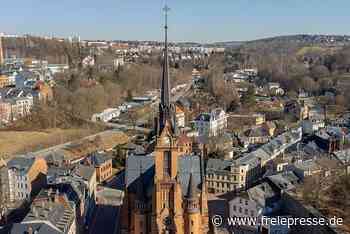 Alle Nistkästen belegt: 30 Dohlenküken im Mylauer Kirchturm - freiepresse.de