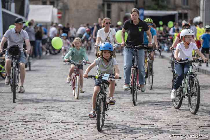 Kinderen fietsen massaal aantal kilometers bijeen tijdens fietsmarathon