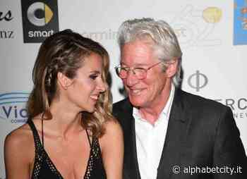 Chi è la moglie di Richard Gere, Alejandra Silva? Età, Altezza, Positano - Alphabet City