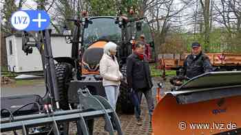 Rötha: Freude im Bauhof Espenhain über Multitalent-Traktor aus Finnland - Leipziger Volkszeitung
