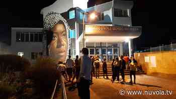 STUDENTE CONTRO L'OPERA DI JORIT: MESSAGGI RAZZISTI E FASCISTI SU UN PROFILO PRIVATO. SULL'ISOLA E NON SOLO SCOPPIA LA POLEMICA, INDAGINI IN CORSO. INTANTO ISCHIA MANIFESTA CONTRO IL RAZZISMO - Nuvola Tv