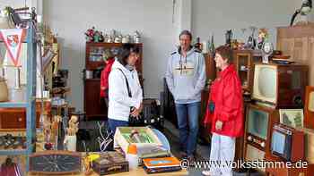 Alte Möbel, historische Radios und authentische Mode kommen beim Heimatverein Barleben ans Licht - Volksstimme