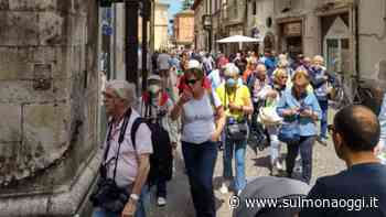 SULMONA, LA STAGIONE DELLA RIPARTENZA CON I TURISTI STRANIERI - SulmonaOggi