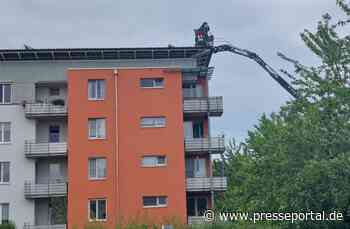 FW Konstanz: Brand auf einem Dach