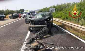 Terribile scontro tra due auto, tre feriti - Soverato Web