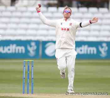 Essex roar to victory over Lancashire at Old Trafford - Yellow Advertiser