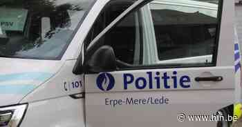 Chauffeur verliest controle over stuur langs Grote Steenweg - Het Laatste Nieuws