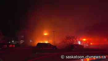Blaze rips through Saskatoon residential building