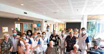 Cursisten Vesalius Verpleegkunde bouwden feestje voor bewoners van de Kersentuin - Het Laatste Nieuws