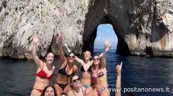 Basket Femminile, la Blue Lizard Capri si salva e festeggia con un tuffo ai Faraglioni - Positanonews - Positanonews