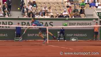Corentin Moutet produces amazing drop shot against Stanislas Wawrinka to delight French Open fans - Eurosport COM