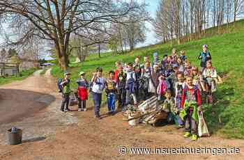 Frühjahrsputz im Haseltal - Müllsäcke mit Briefen und Adressen - inSüdthüringen