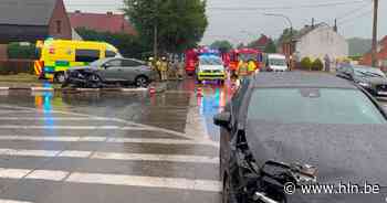 Vrouw gewond bij zware klap op kruispunt Gentsesteenweg en Impestraat - Het Laatste Nieuws