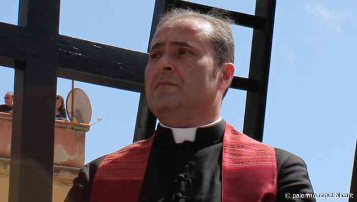 Corruzione e riciclaggio, prete arrestato e due consiglieri comunali interdetti a Gela - La Repubblica