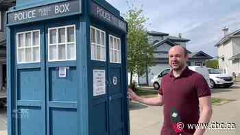 Edmonton man puts TARDIS in his driveway