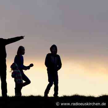 Pflegeversicherung: Kinderreiche Familien werden entlastet - radioeuskirchen.de