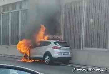 Monza, auto in fiamme all’ingresso del tunnel di viale Lombardia - MBNews
