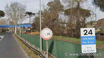 Ostia Antica, il cavalcavia non basta: “Sulla via del Mare serve un attraversamento pedonale”