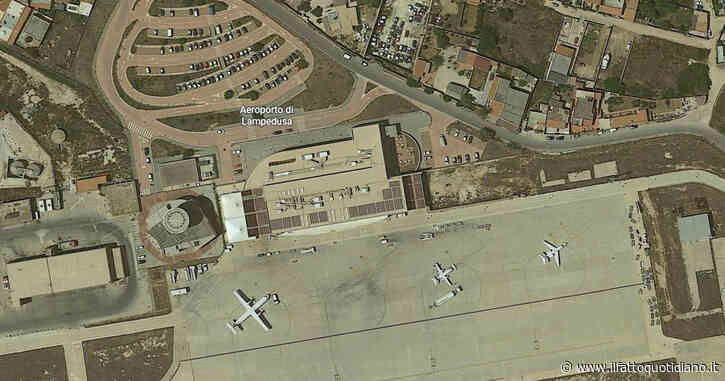 Lampedusa, aereo resta fermo in pista per mezz’ora: “Non c’è nessuno nella torre di controllo”