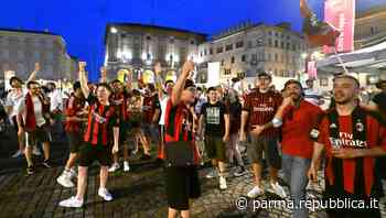 Milan, la festa scudetto dei tifosi a Parma - foto - La Repubblica