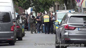 Polizei durchsucht Gesamtschule in NRW: Offenbar Schusswaffe gesichtet - Erste Festnahmen nun bestätigt