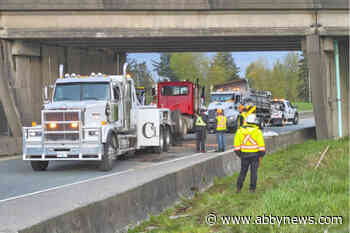 VIDEO: Truck hits 232nd St. overpass on Highway 1 exit in Langley, partial blockages in place - Abbotsford News